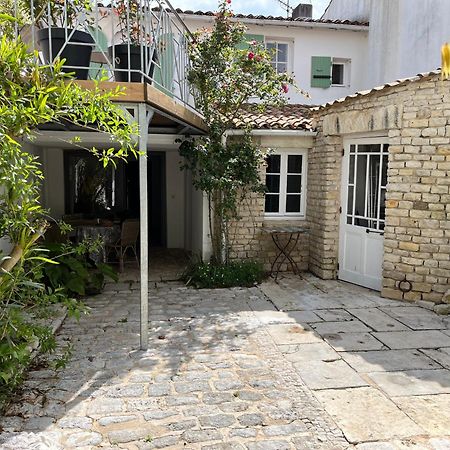 Une Fenetre Sur Cour 拉弗洛特 外观 照片